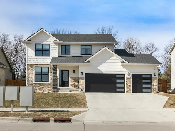 1401 Timber Ridge Dr, Norwalk, IA 50211