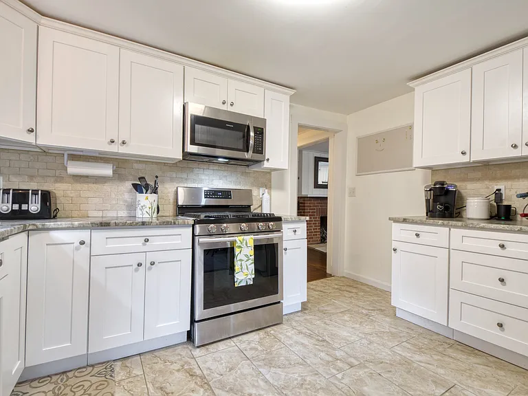 149 Lakeview Dr — Photo 21