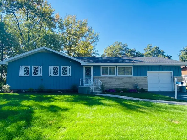 106 Fairlane Ct, Hebron, IN 46341