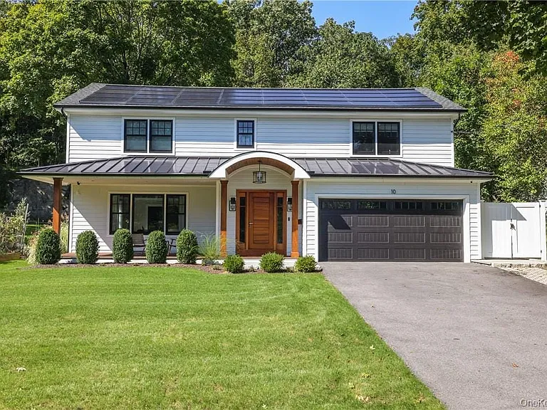 10 Loewen Ct — Photo 1