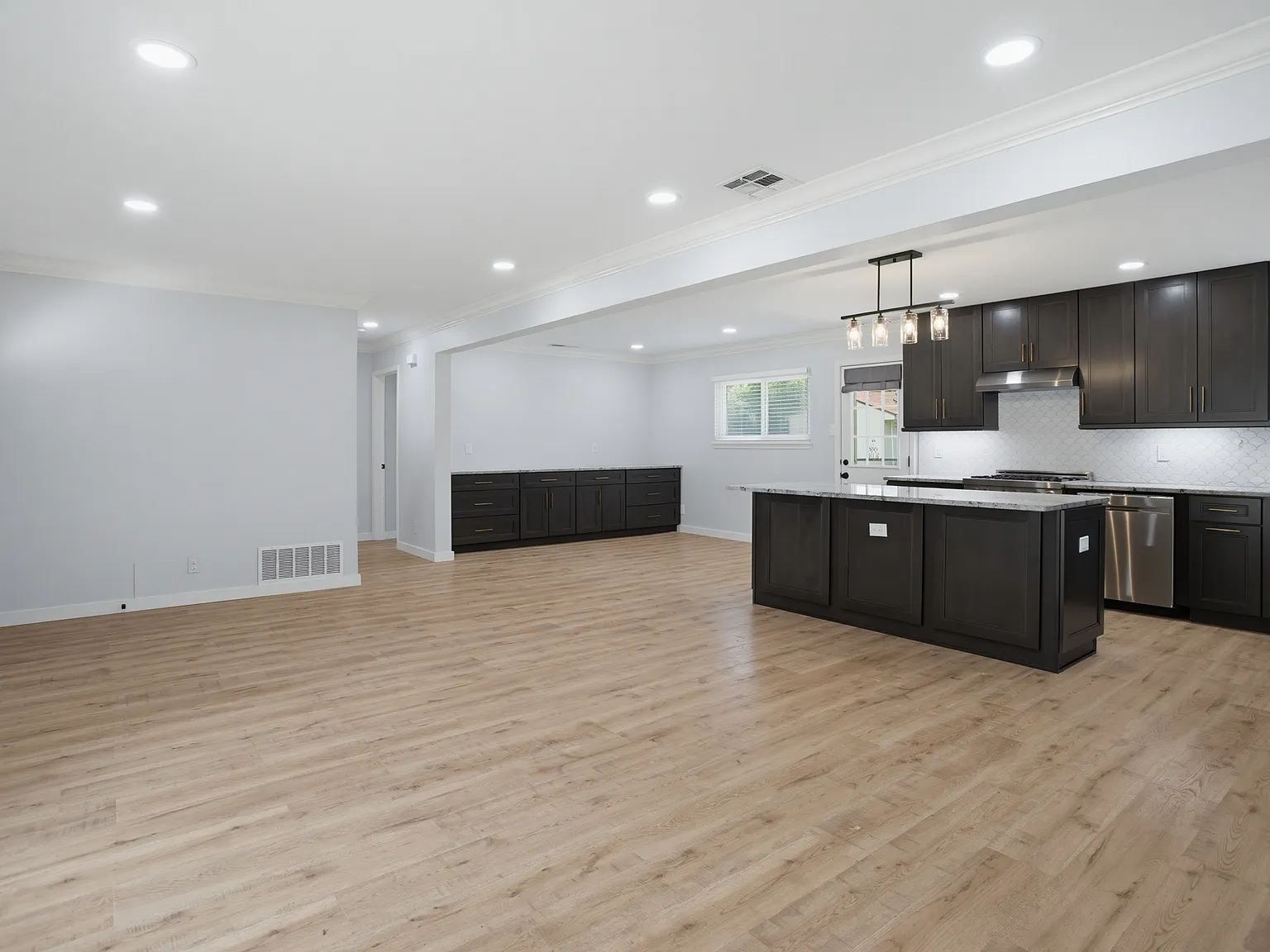 3 bed, 1649 sqft, $1,750 — Photo 4