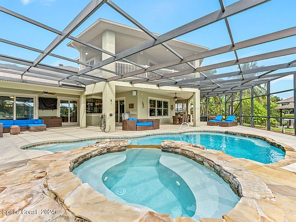 4th image of 142 Windward Way