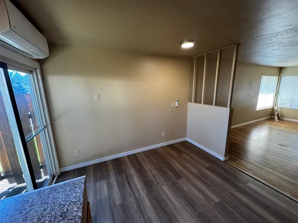 13945 SE Division St, Portland, OR 97236