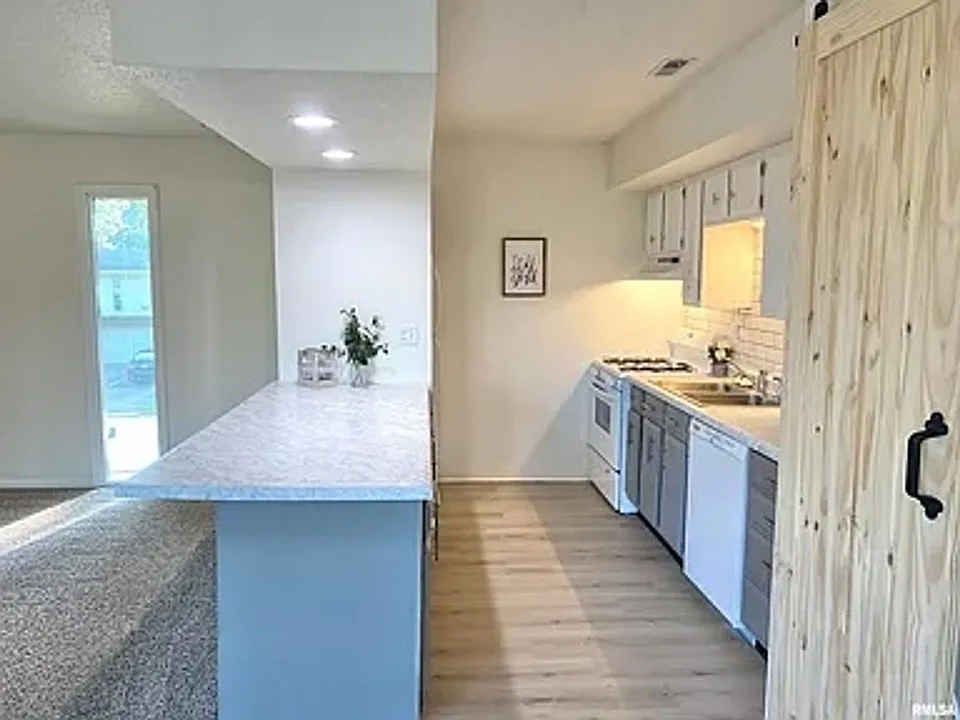 432 Amherst Dr