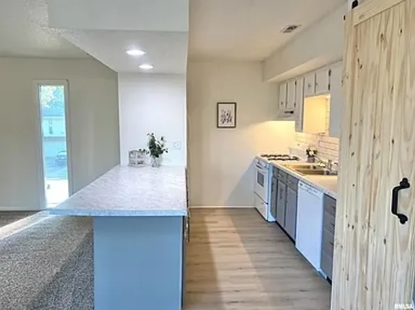 432 Amherst Dr., 432 Amherst Dr #B, Sherman, IL 62684