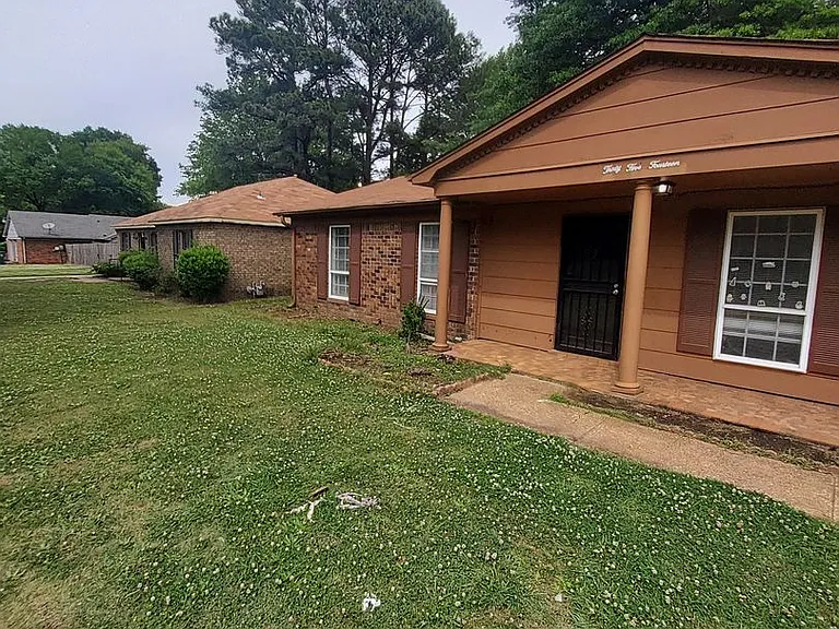 3514 Clearbrook St — Photo 2