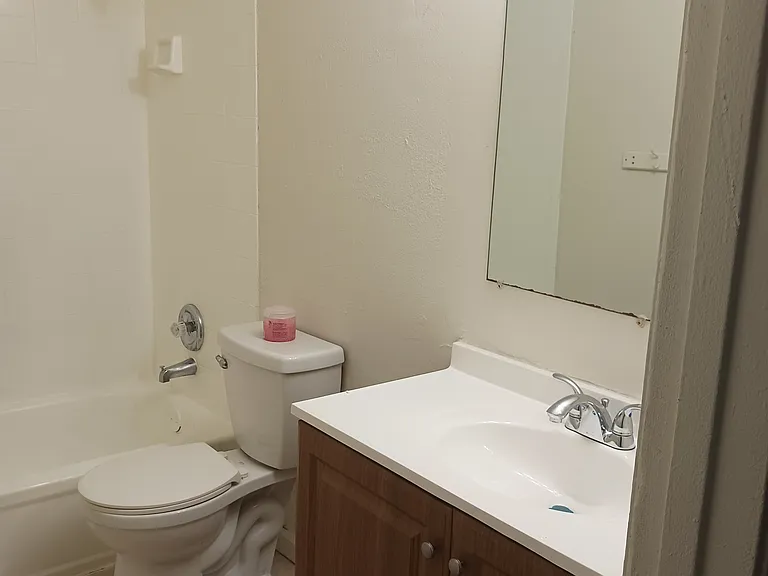 2107 NW 59th Ter #60-E — Photo 9