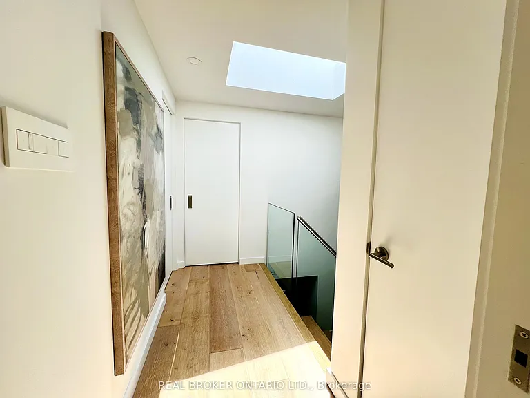 51 Castlemere Cres — Photo 10