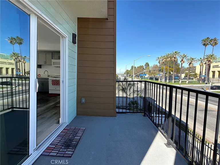 1489 Atlantic Ave — Photo 5