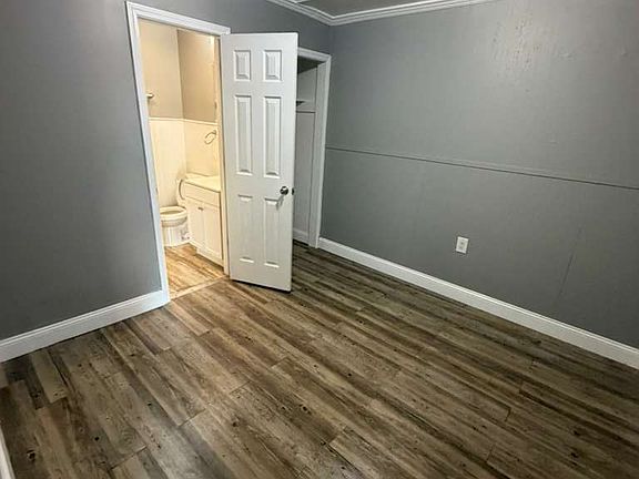 4th image of 3904 Griffin St #5B
