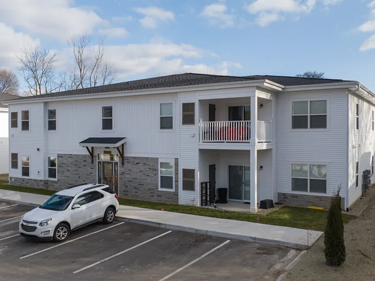 Michigan Street Apartment Homes — Photo 34