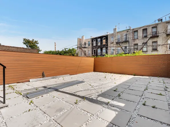 156 Somers Street image 6 of 11