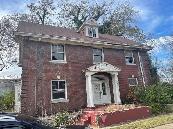 6075 W Cabanne Pl, Saint Louis, MO 63112