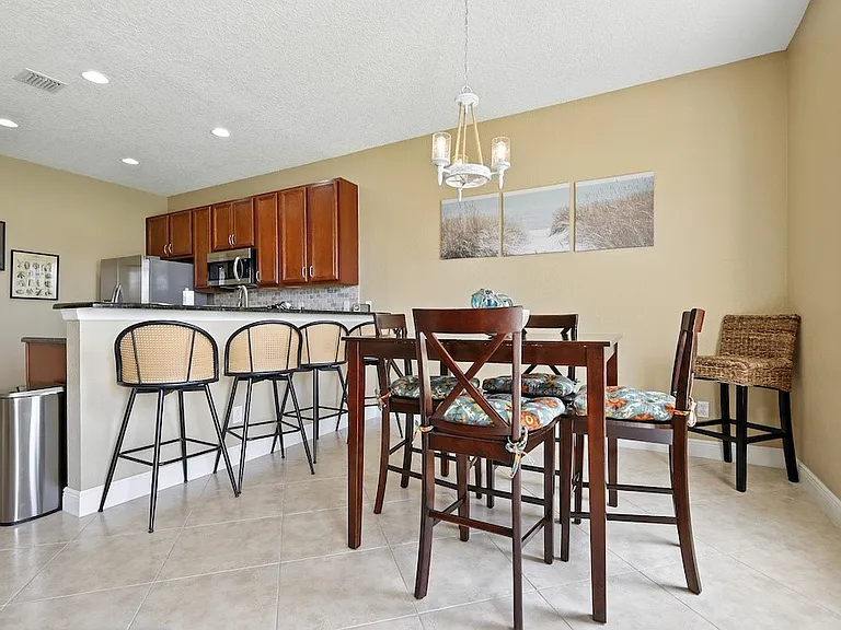 263 Provence Pl — Photo 2