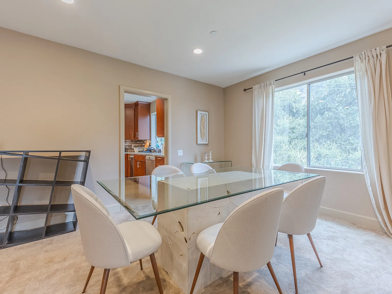 3 bed, 3343 sqft, $13,500 — Photo 4