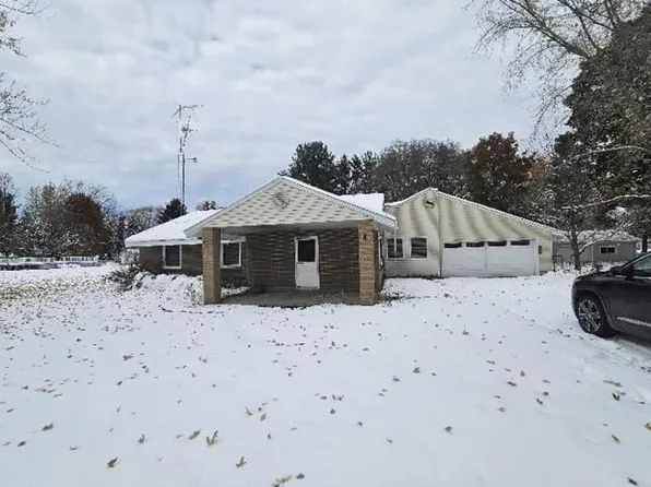 2223 W Oak St, La Porte, IN 46350