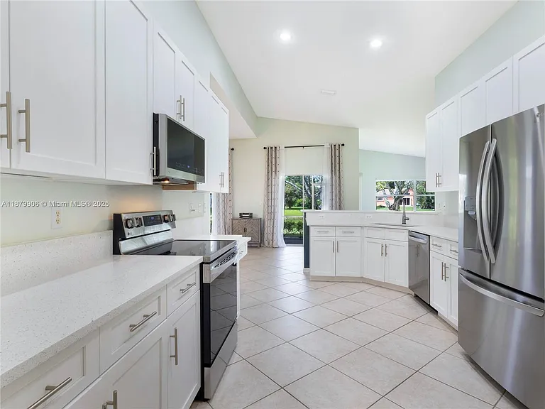 2549 Egret Lake Dr — Photo 23