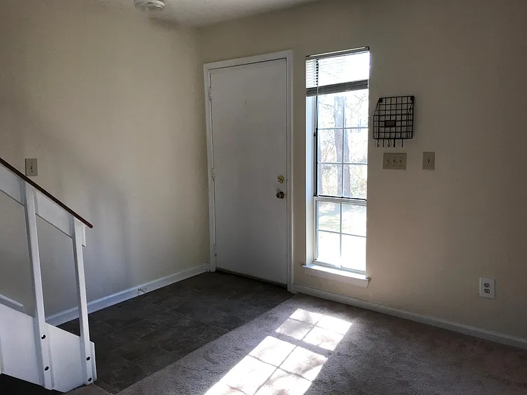 4664 Genoa Cir — Photo 4
