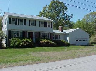 22 Green Farms Ln, North Kingstown, RI 02852