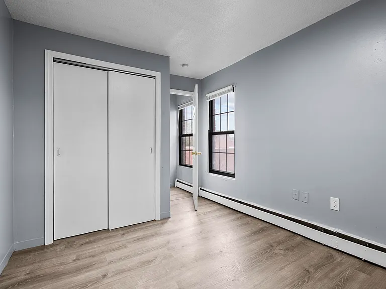 26-28 Lawrence St #28-6 — Photo 13