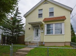 113 Kenyon Ave, Pawtucket, RI 02861