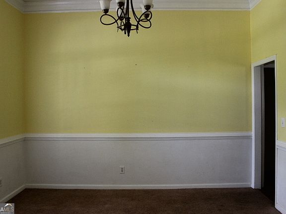 4th image of 202 Foxdale Ct