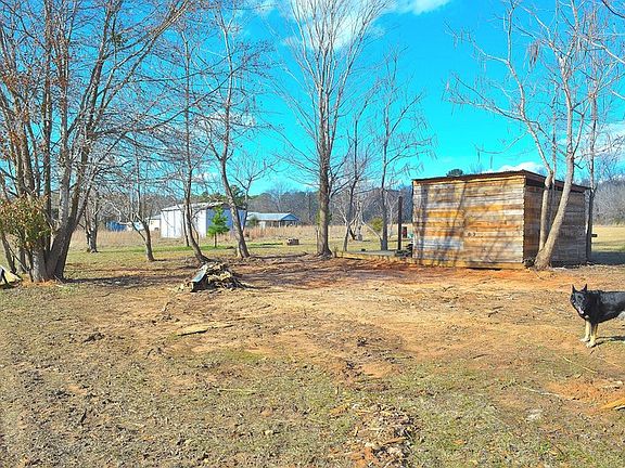 3rd image of 204 Big Pine Dr