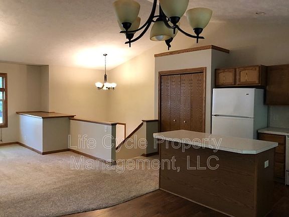 4th image of 3536 Hollywood Dr