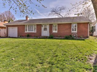 1304 Cambridge Dr, Champaign, IL 61821