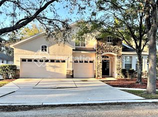 2040 Wexford Green Dr, Valrico, FL 33594