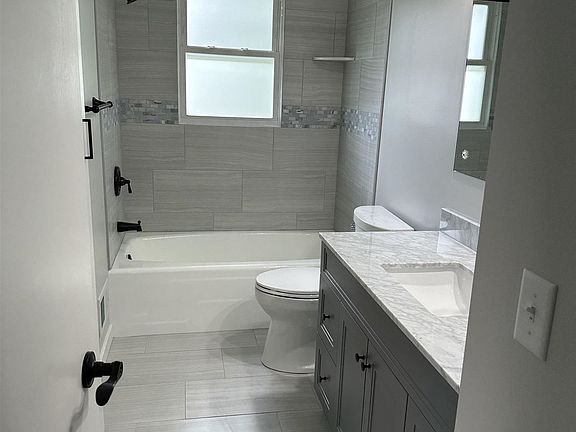 4th image of 3225 S 118th St