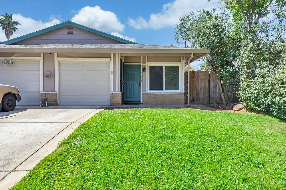 10140 Rockingham Dr photo 1