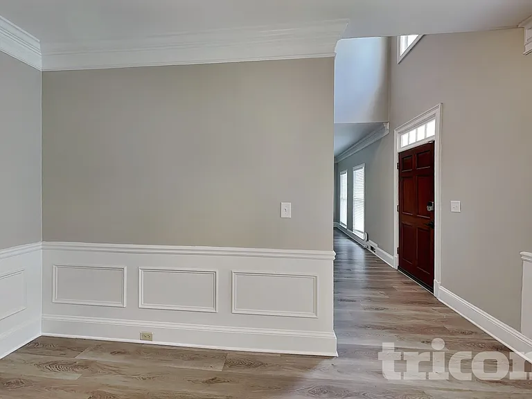 1040 Huntcliff — Photo 5