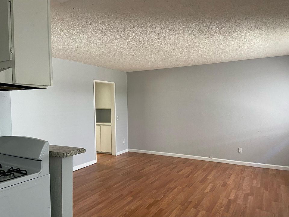 1st image of 22411 Del Valle St APT 2