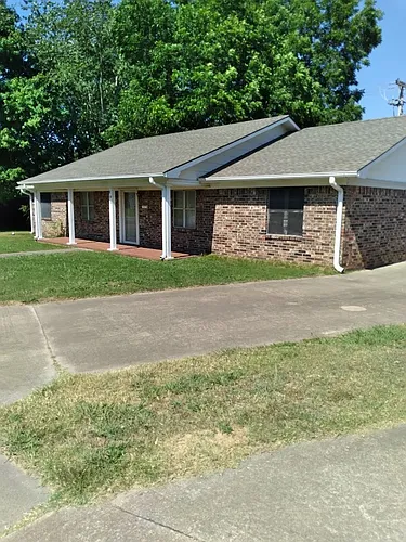100 S Meadow Pl Photo 1