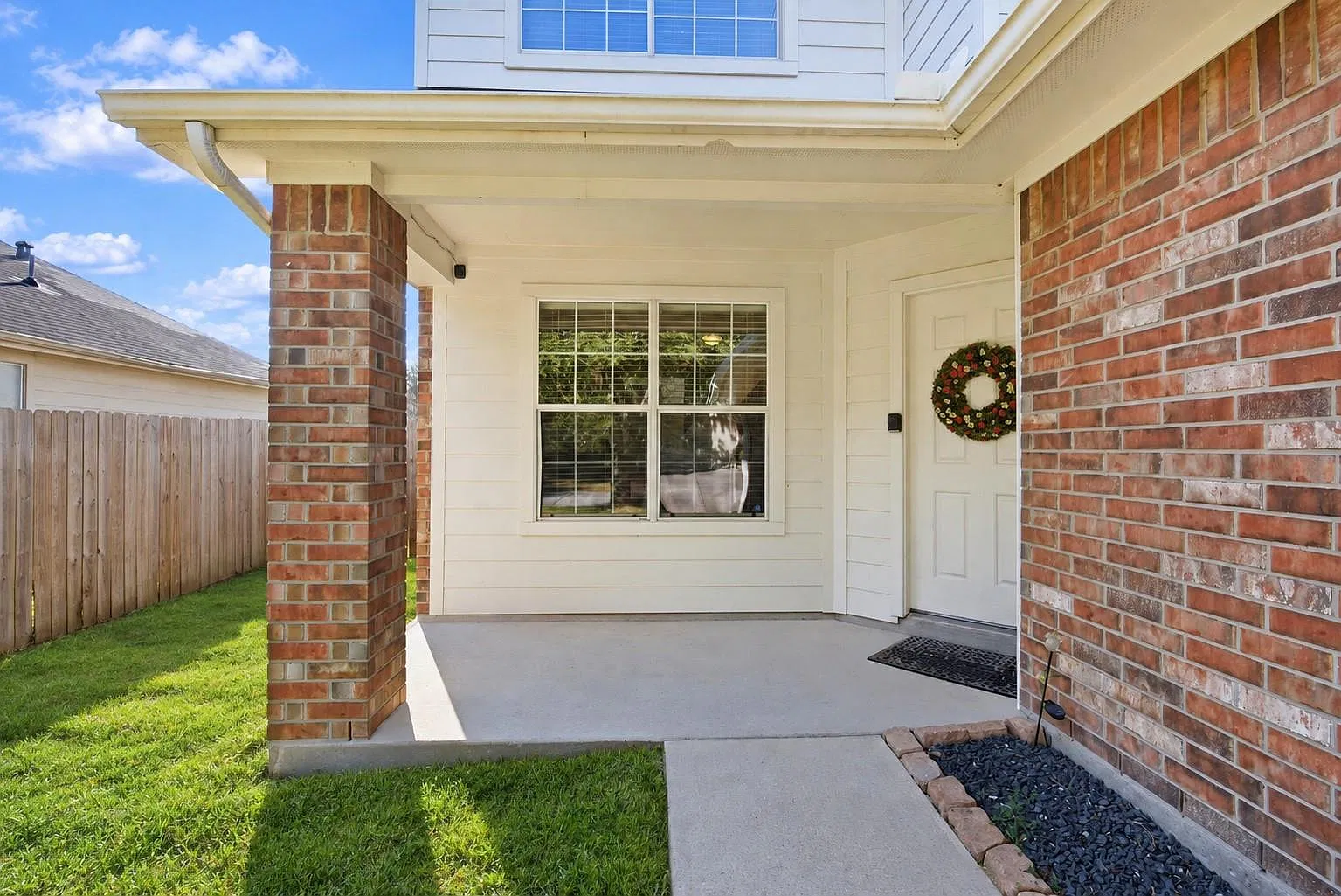 4 bed, 2.5 bath, 1890 sqft, $2,900 — Photo 2