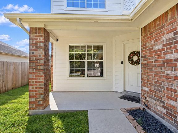 2nd image of 9519 Maple Green Ln