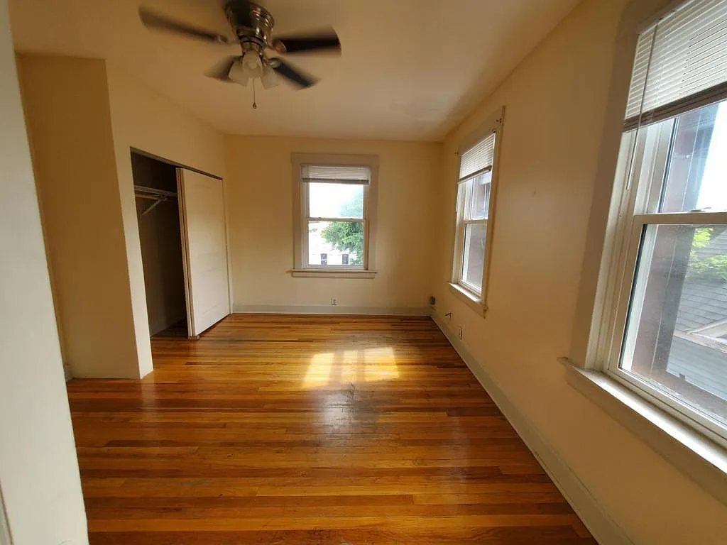 511 E Cherry, 2 — Photo 4