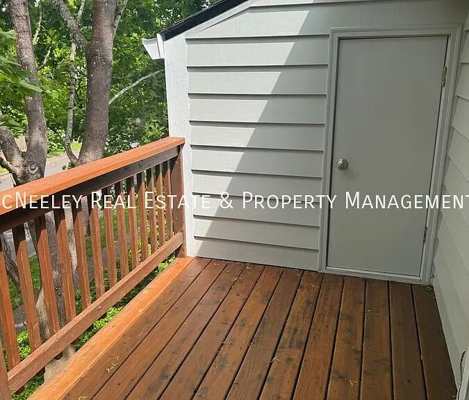 9745 SW Lookout Ter #C — Photo 7