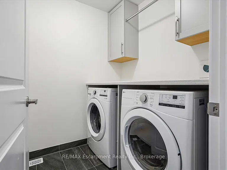 76 Valley Trail Pl — Photo 36