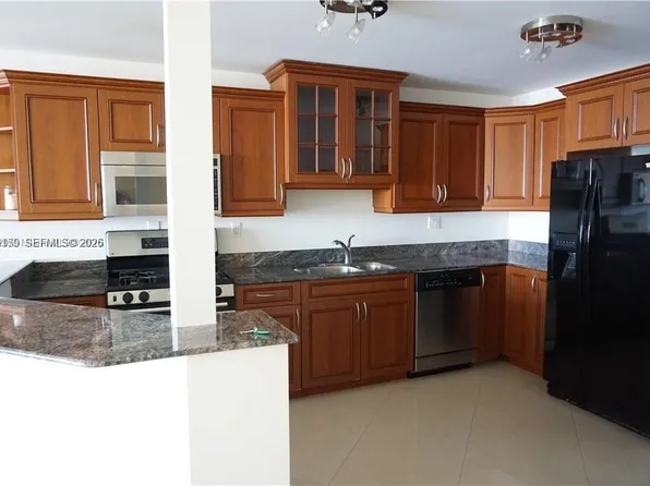 3140 S Ocean Dr, Hallandale Beach, FL