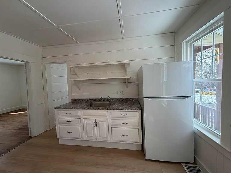 78 Central St — Photo 4