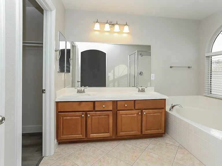 9007 Snowtrack Ave — Photo 11