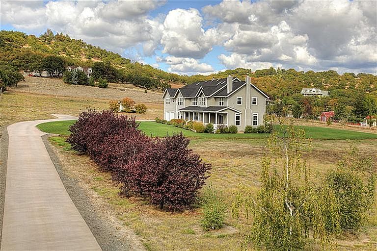 2nd image of 6009 Dark Hollow Rd