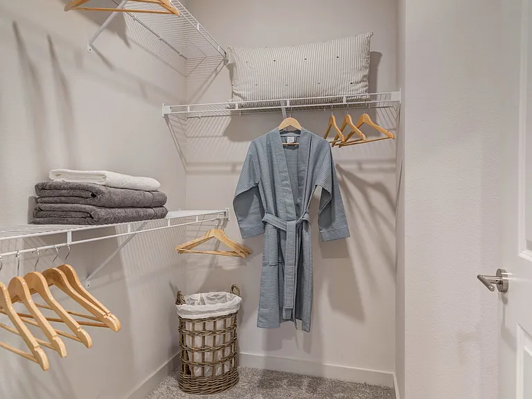 Album Benbrook Closet