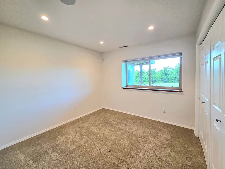2545 6th St SE — Photo 31