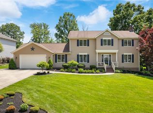 145 Cheltenham Ln, Munroe Falls, OH 44262