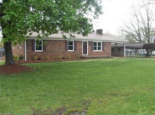 97 Knollwood Dr, Denton, NC 27239