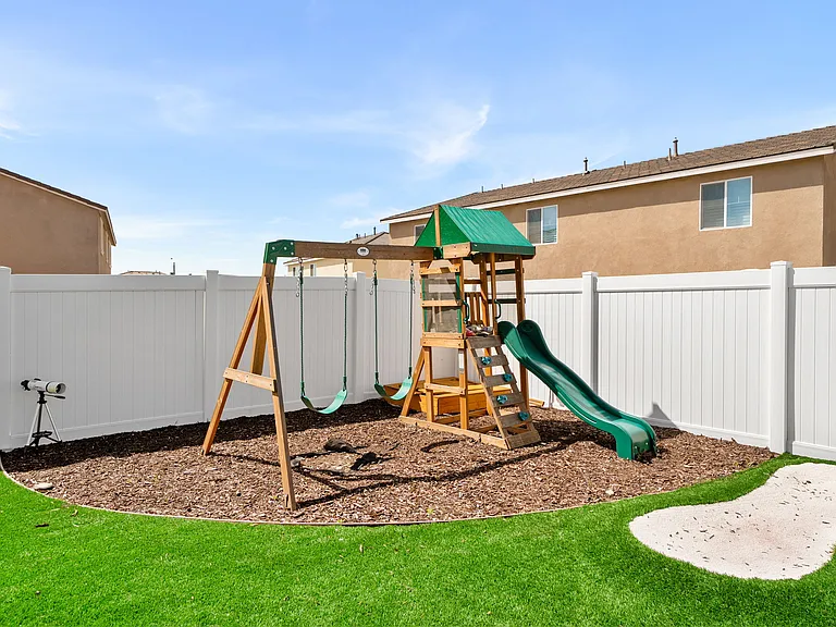 2394 Crater Ave — Photo 33