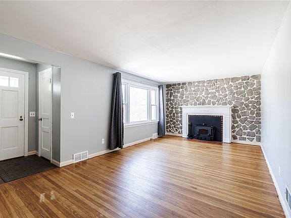 5th image of 62 Ayer St